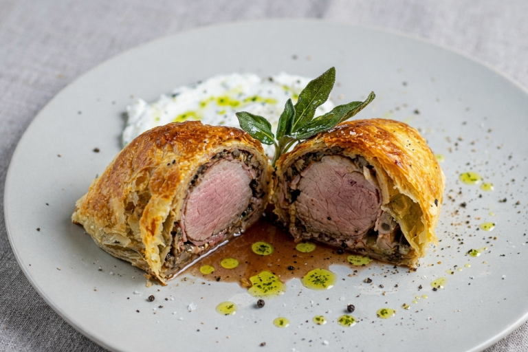 Solomillo de cerdo Wellington con roquefort: una receta fácil que parece mucho más de lo que cuesta
