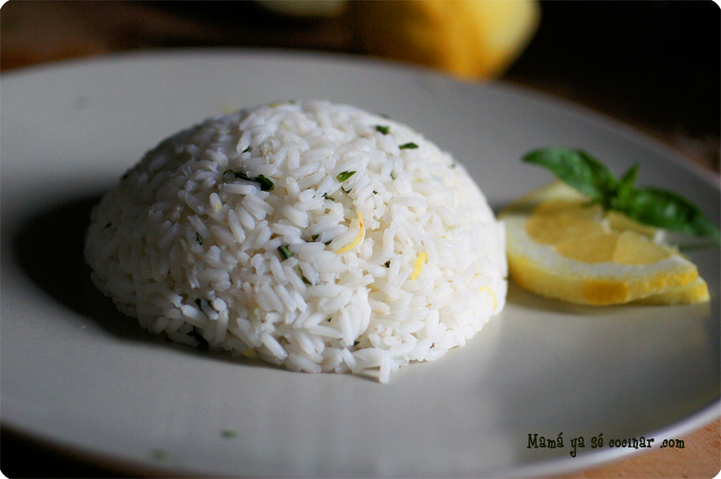 arroz aromatizado con albahaca