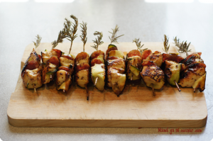 Brochetas de pollo y calabacín