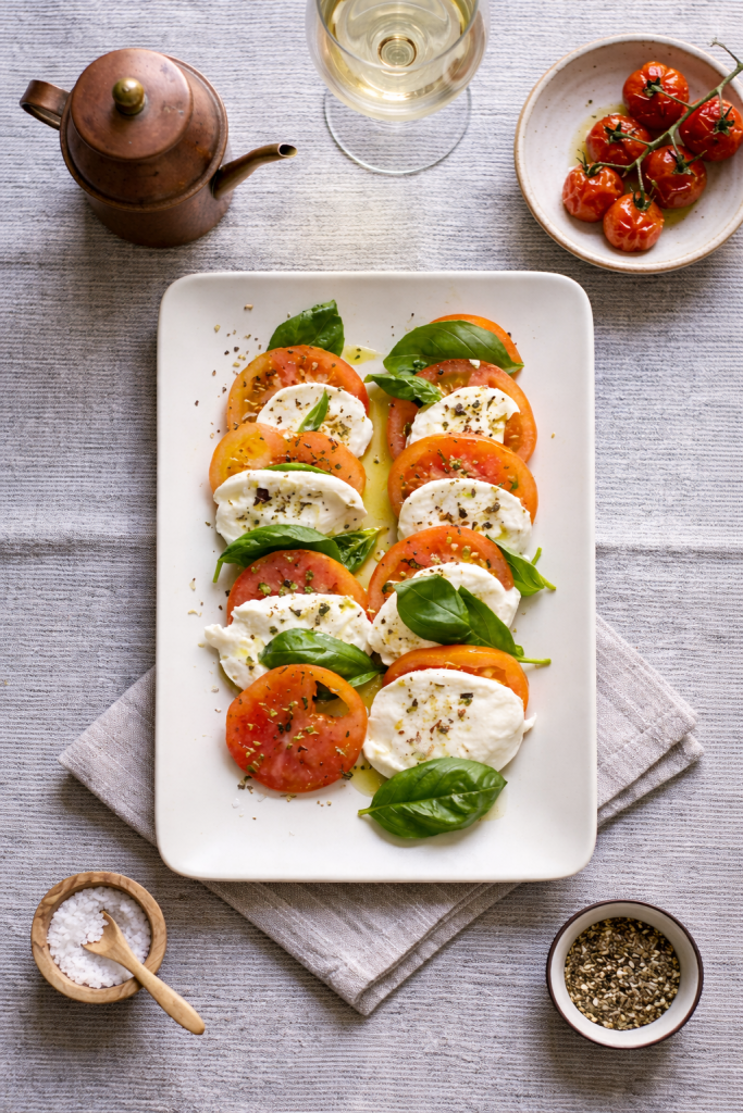 Ensalada caprese: la receta italiana más sencilla, tomate, mozzarella y albahaca | Mamá ya sé cocinar