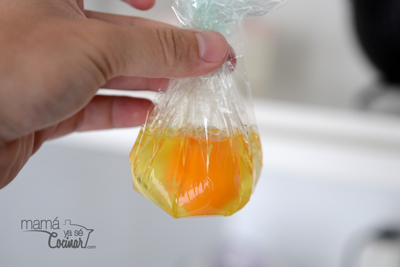 Huevos escalfados en film | Cómo hacer huevos escalfados perfectos