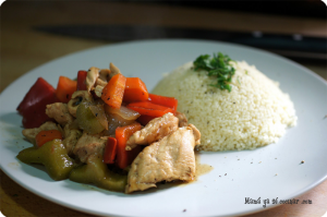 Pollo con verduras y cous-cous